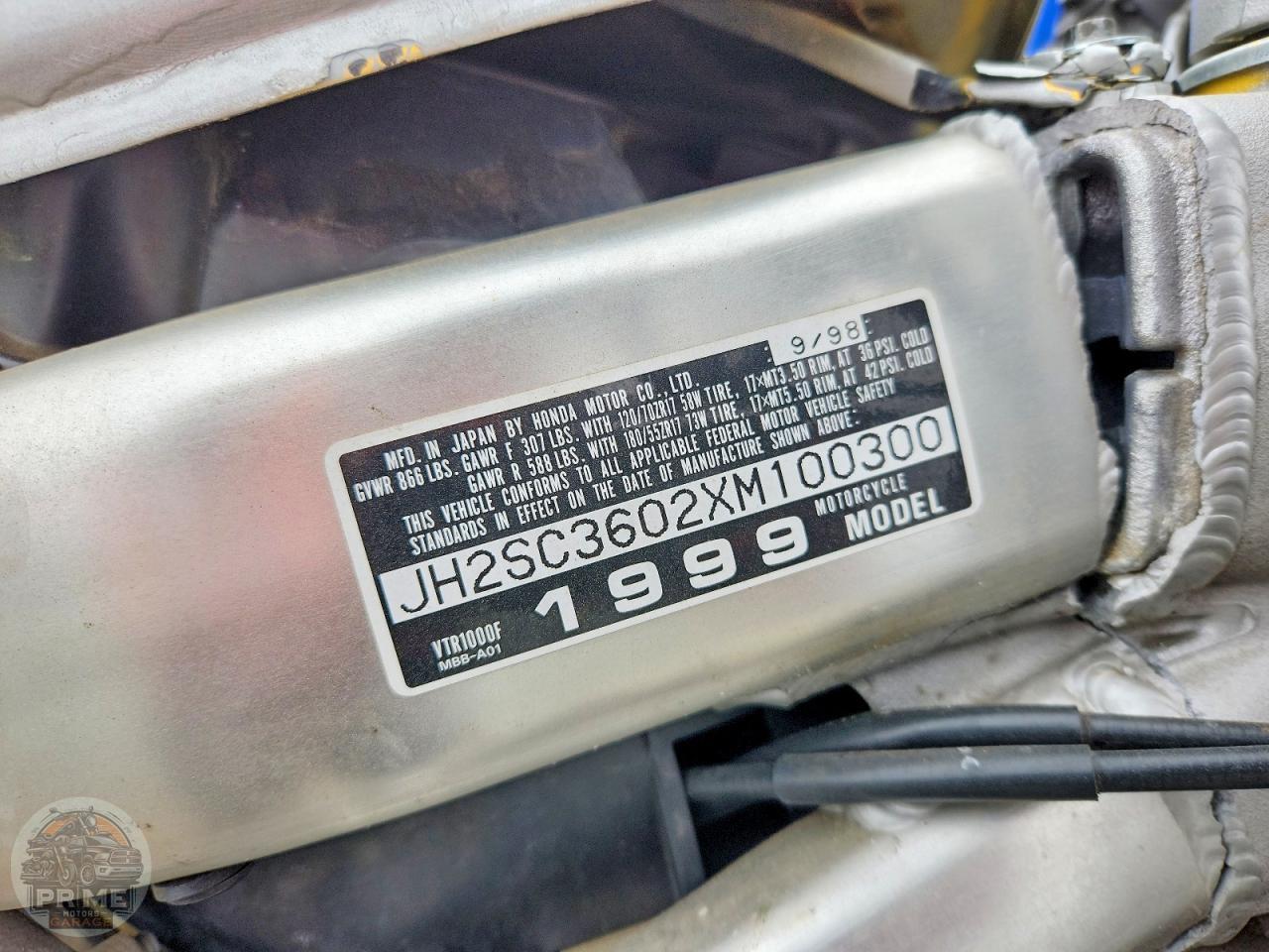 1999 HONDA VTR1000 — фото 17