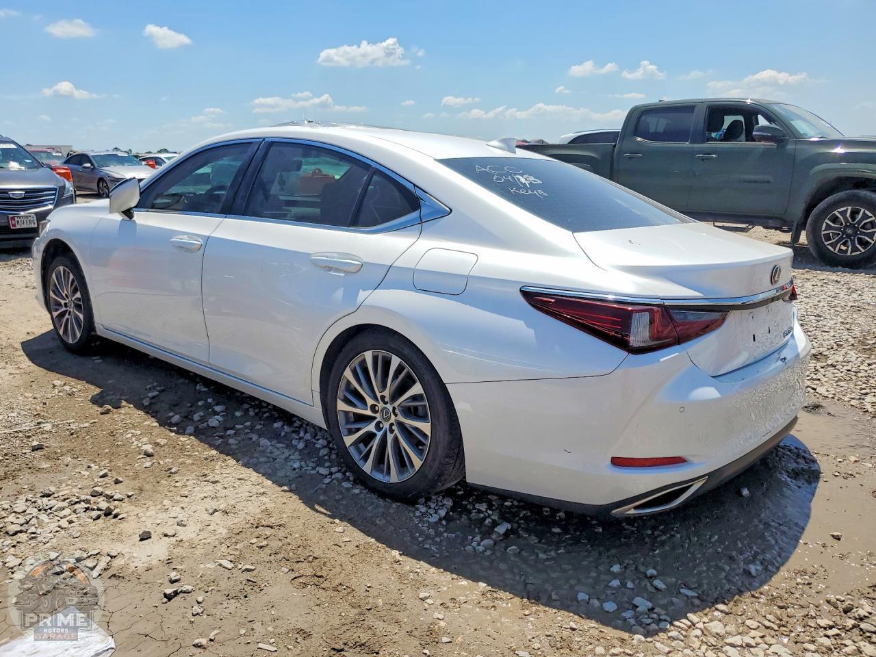 2021 LEXUS ES — фото 2