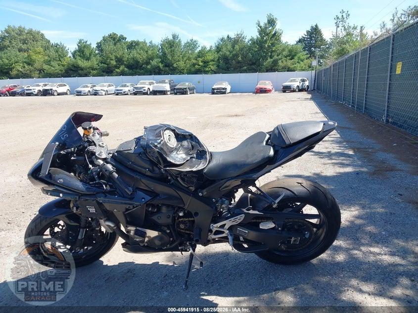 2011 YAMAHA YZFR1 — фото 13