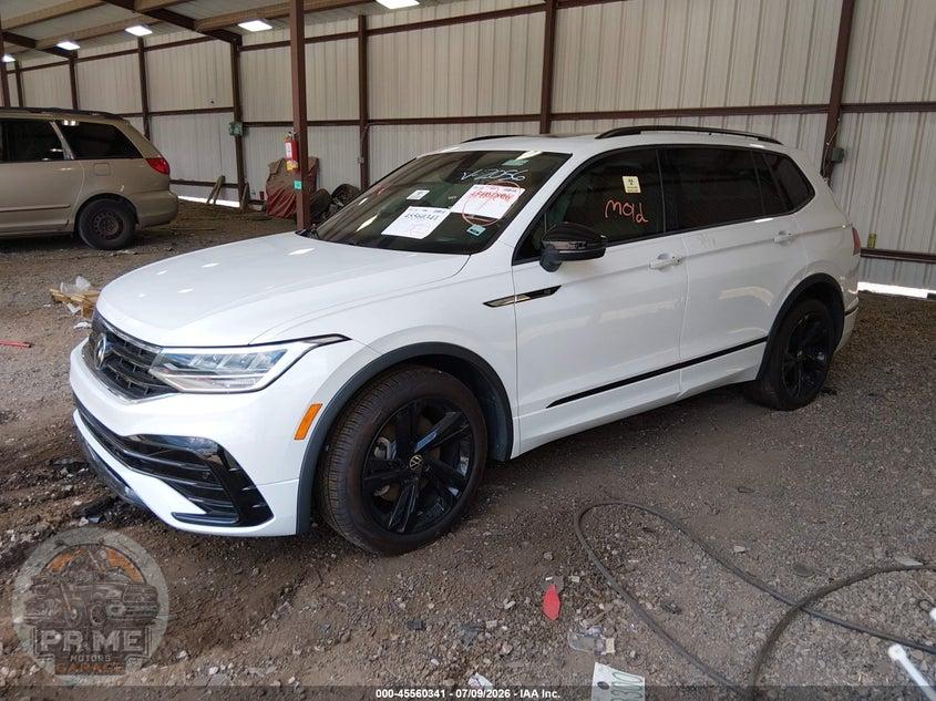2024 VOLKSWAGEN TIGUAN 2.0T SE R-LINE BLACK — фото 2