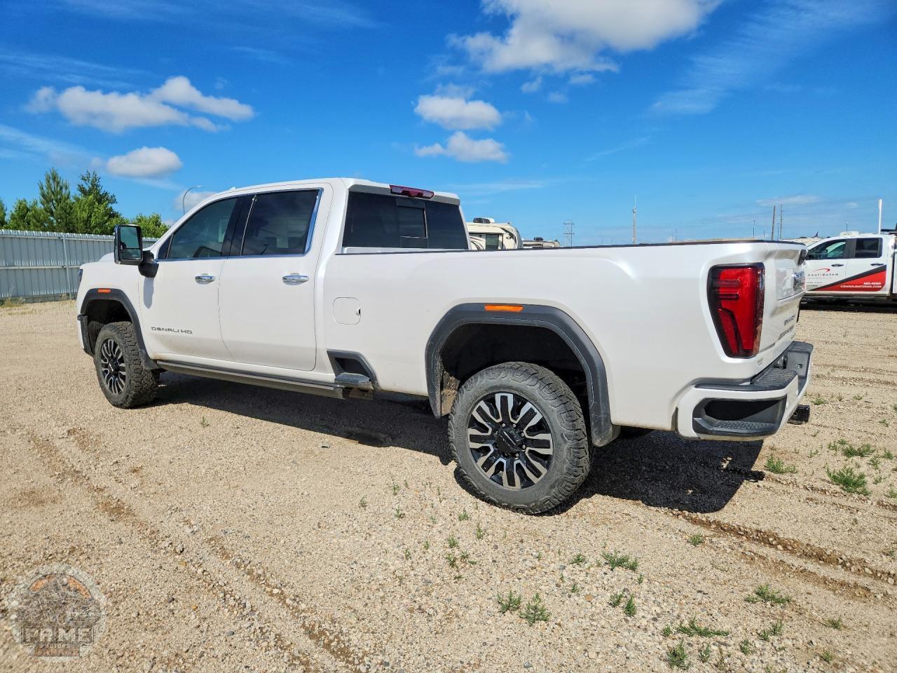 2024 GMC SIERRA — фото 2