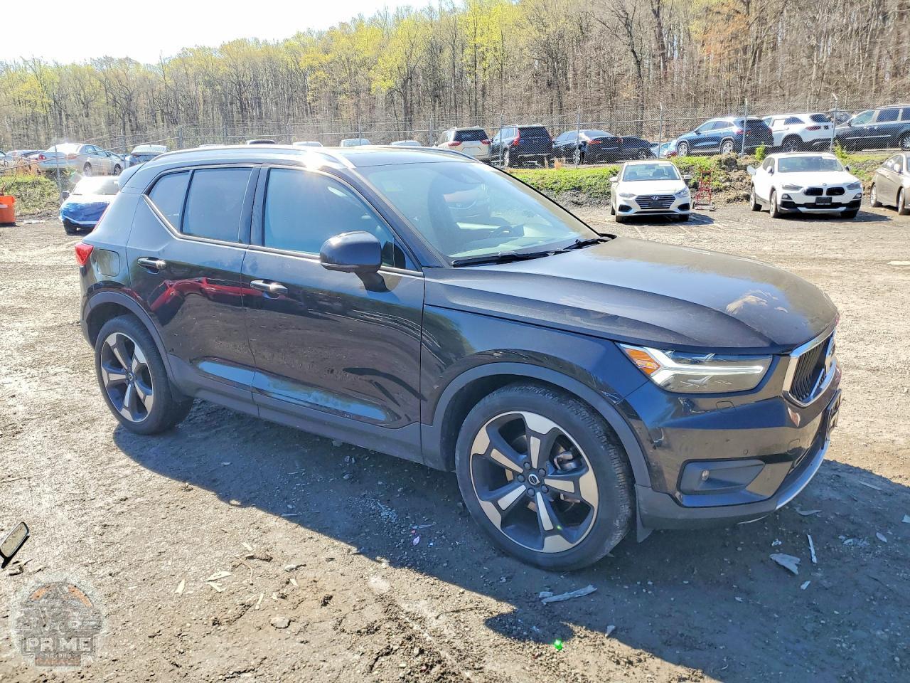 2020 VOLVO XC40 — фото 4