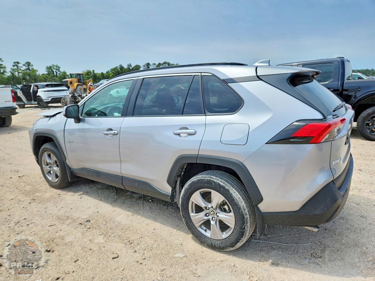 2025 TOYOTA RAV4 — фото 3