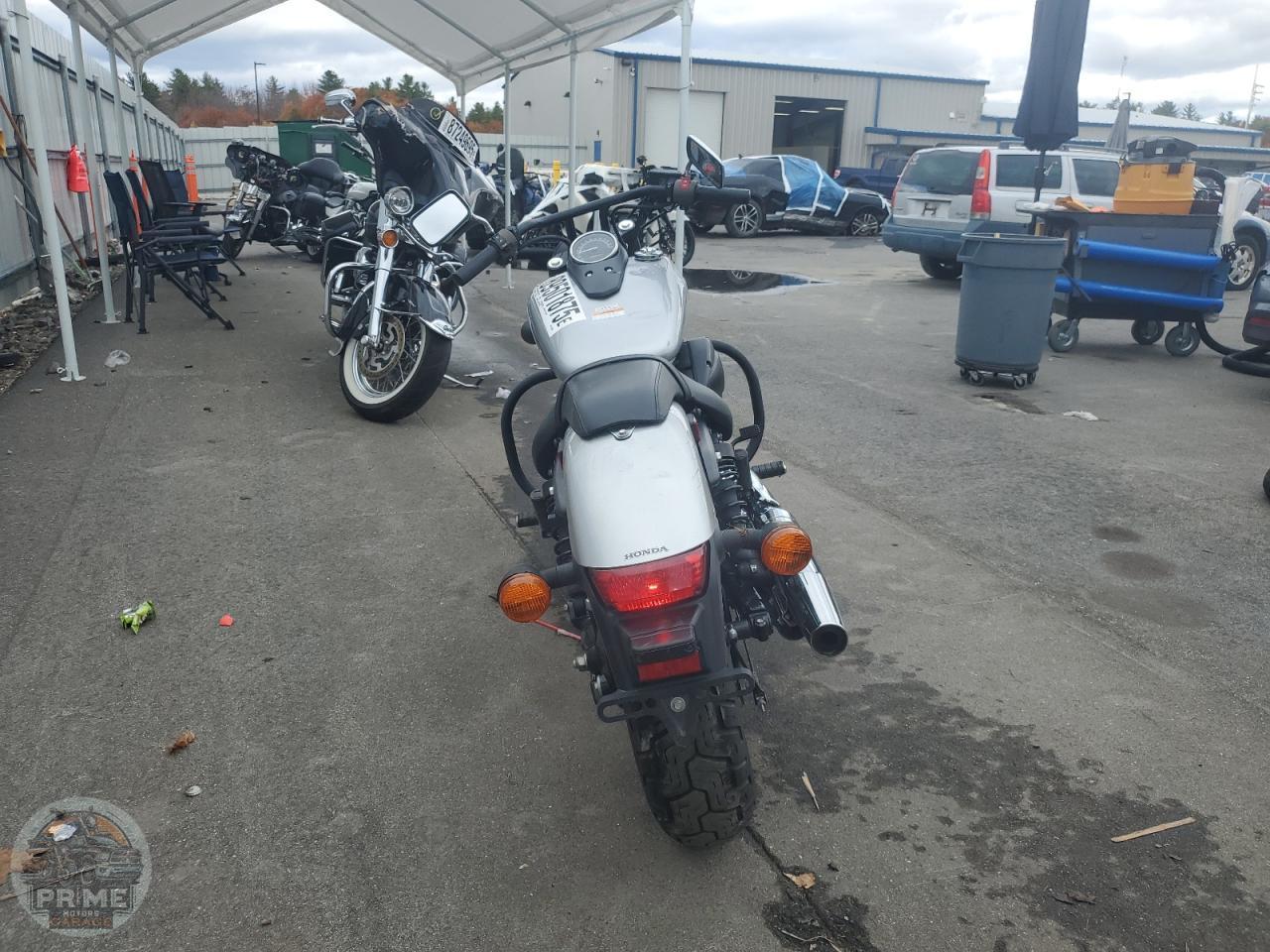 2015 HONDA VT750 — фото 4