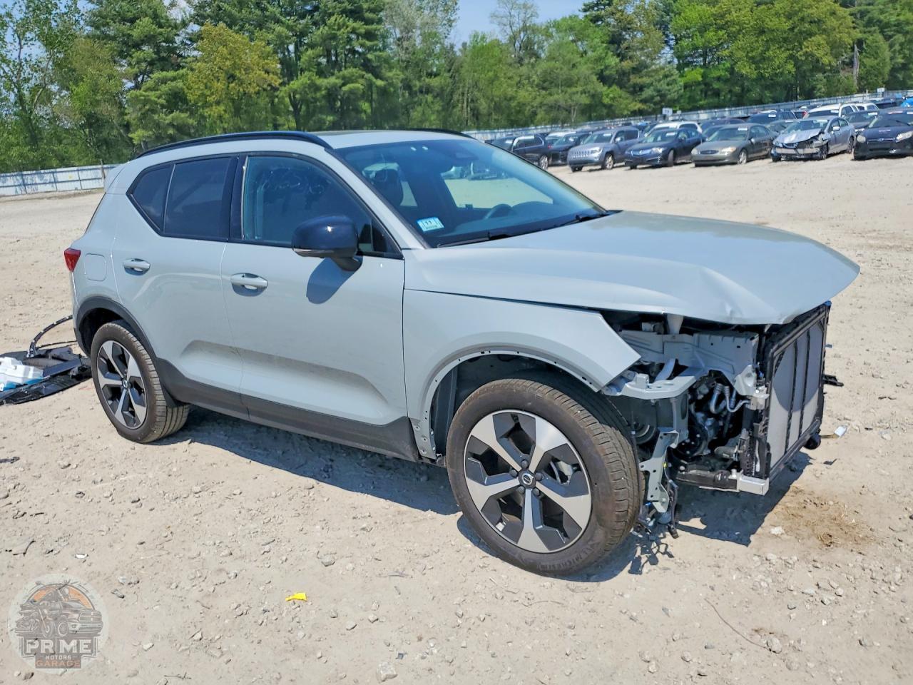 2026 VOLVO XC40 — фото 4