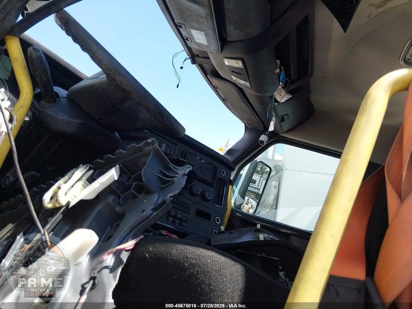 2025 FREIGHTLINER NEW CASCADIA 116 — фото 7