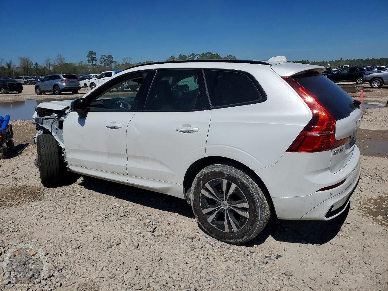 2025 VOLVO XC60 — фото 2