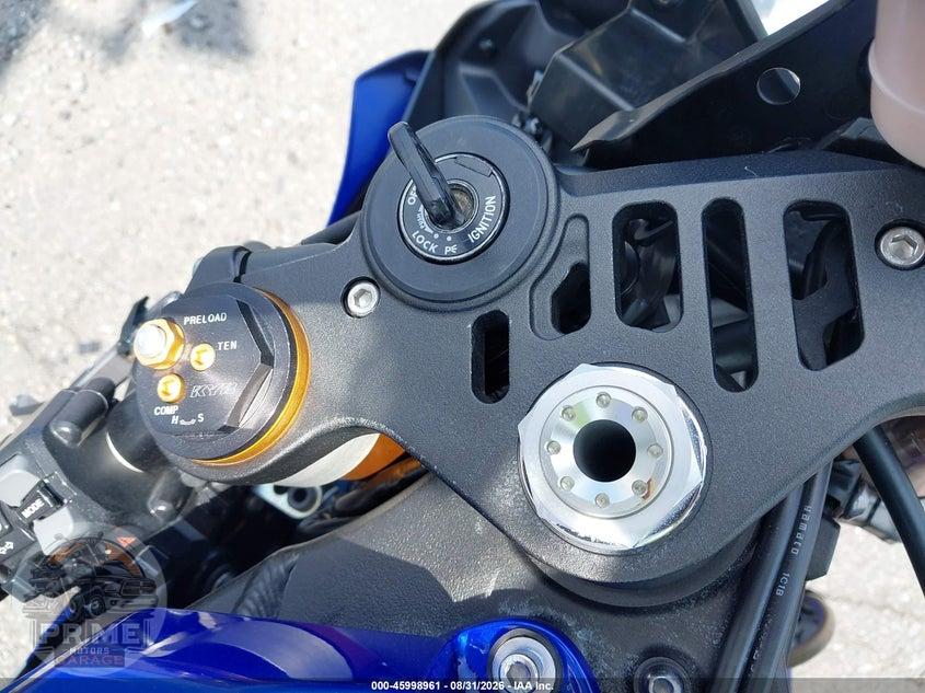2017 YAMAHA YZFR1 — фото 11