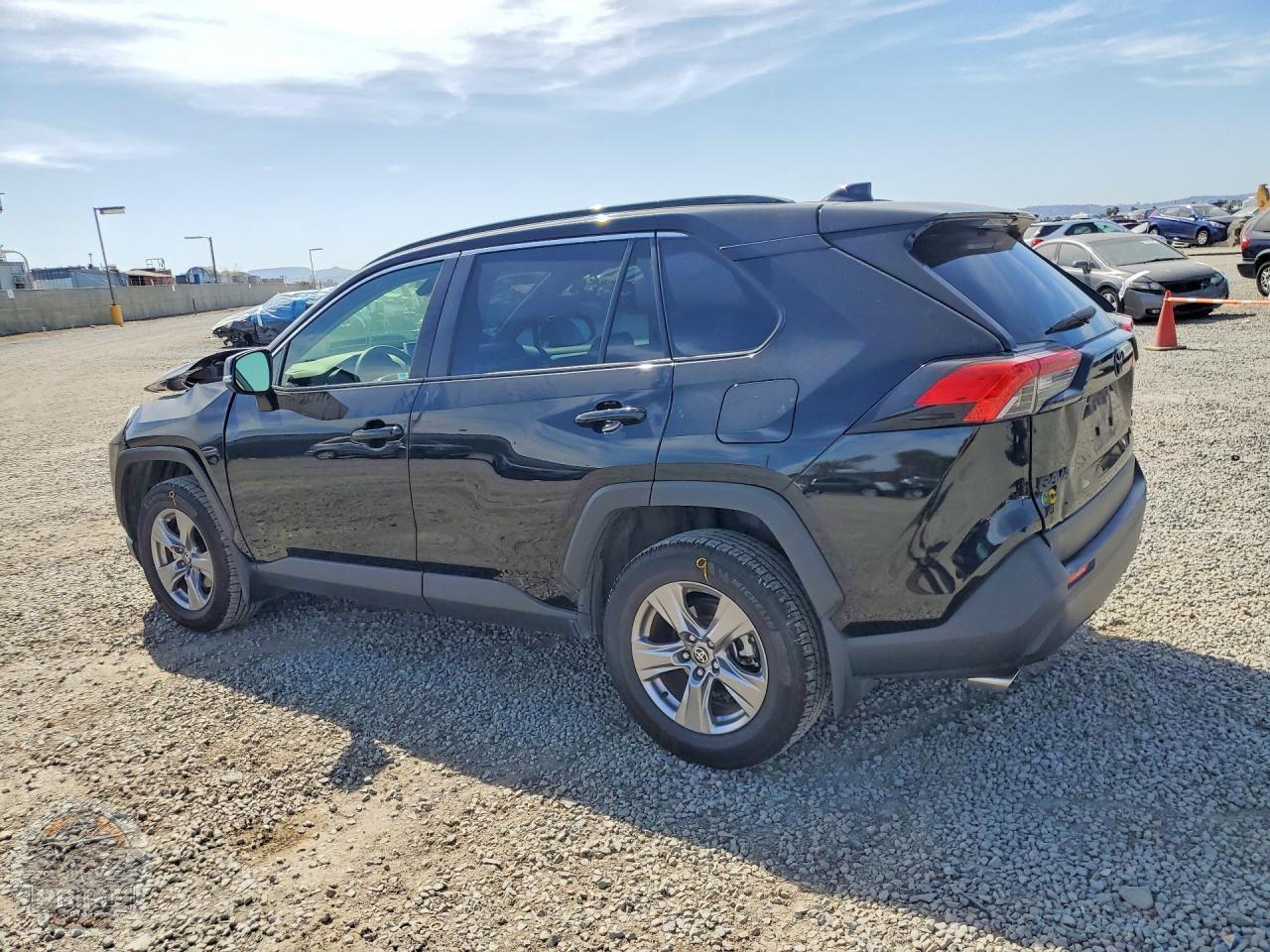 2025 TOYOTA RAV4 — фото 2