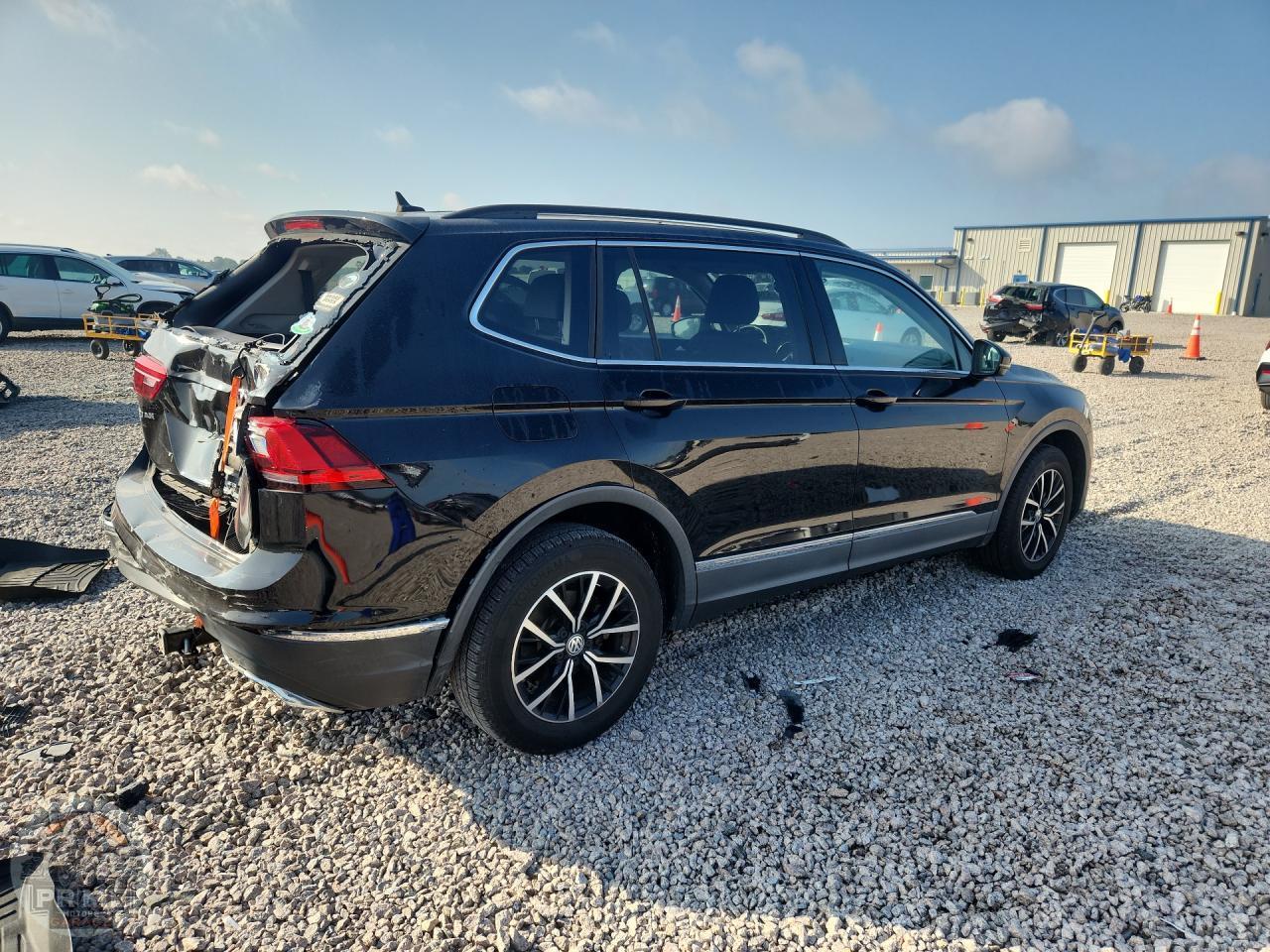 2021 VOLKSWAGEN TIGUAN — фото 3