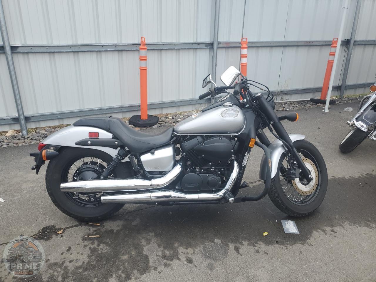 2015 HONDA VT750 — фото 1