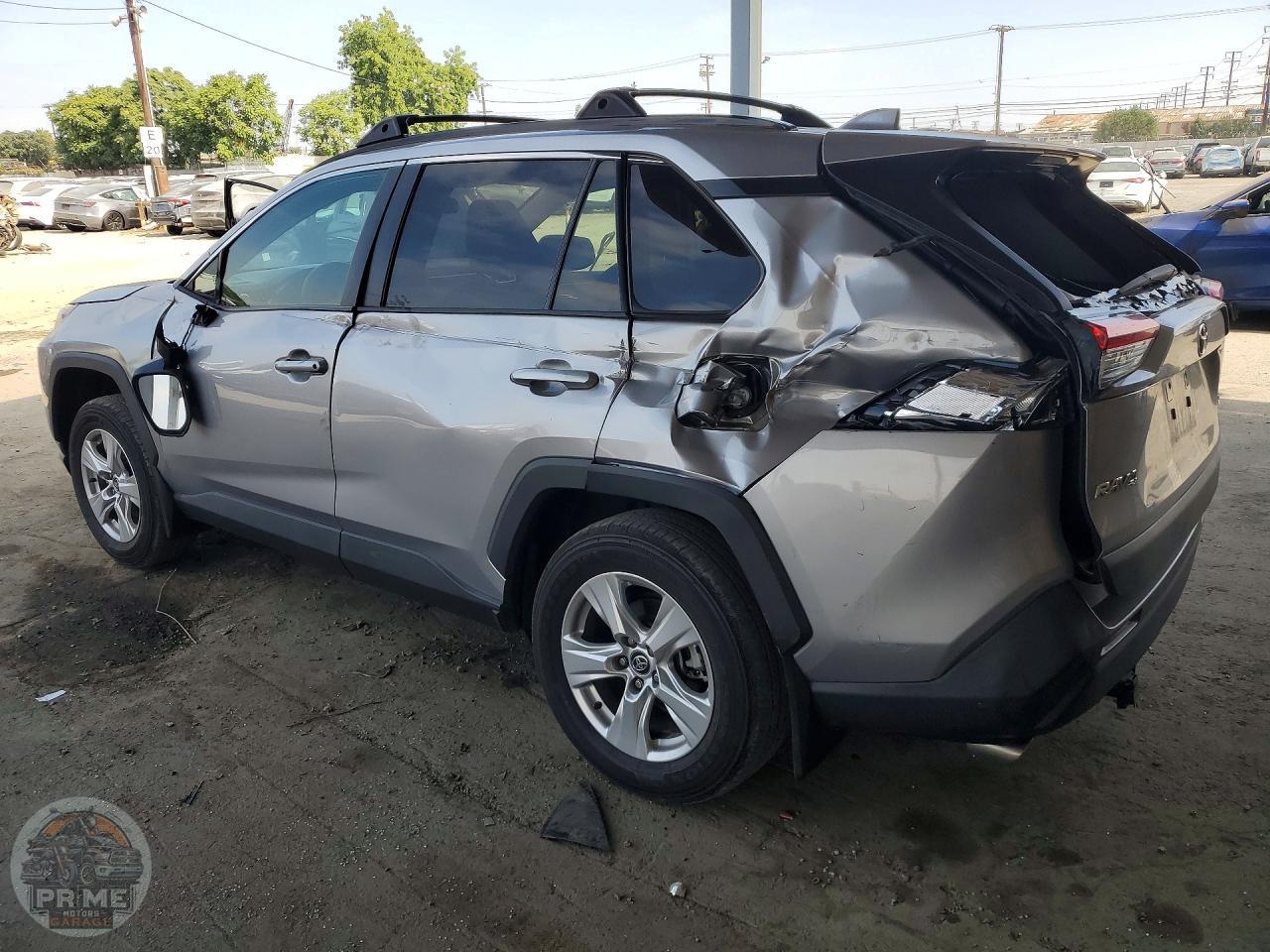 2020 TOYOTA RAV4 — фото 2