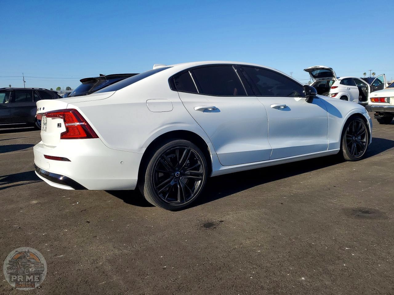 2024 VOLVO S60 — фото 3