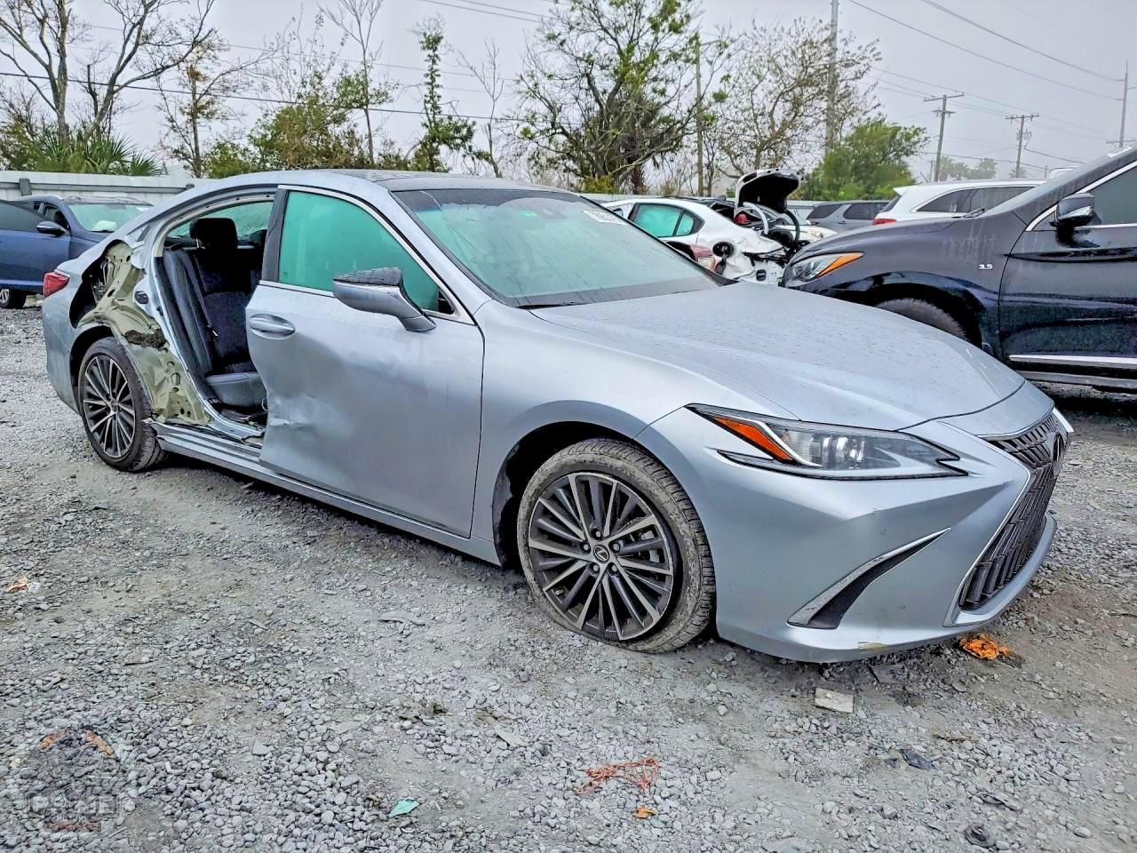 2022 LEXUS ES — фото 4