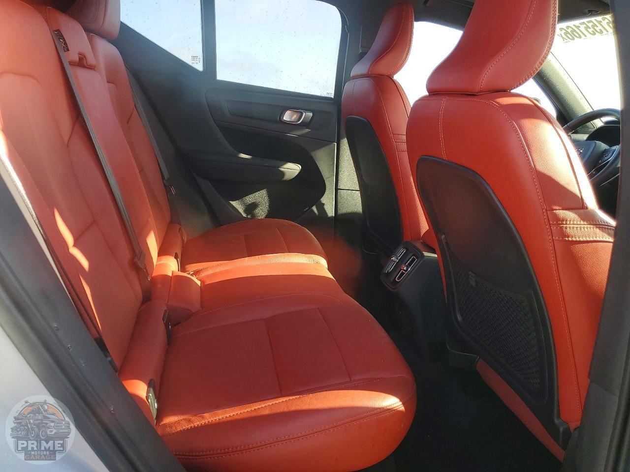 2020 VOLVO XC40 — фото 11