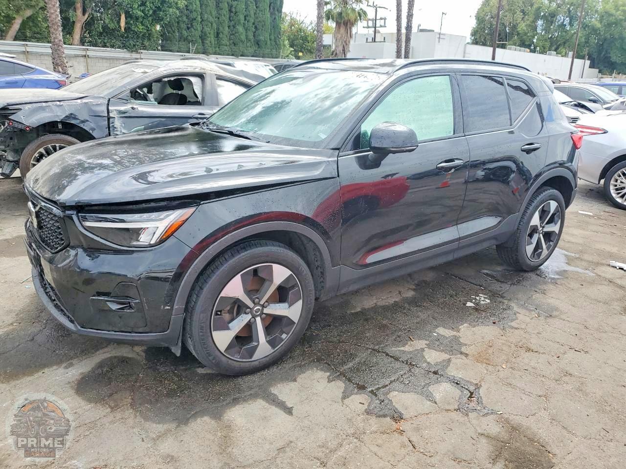 2024 VOLVO XC40 — фото 1