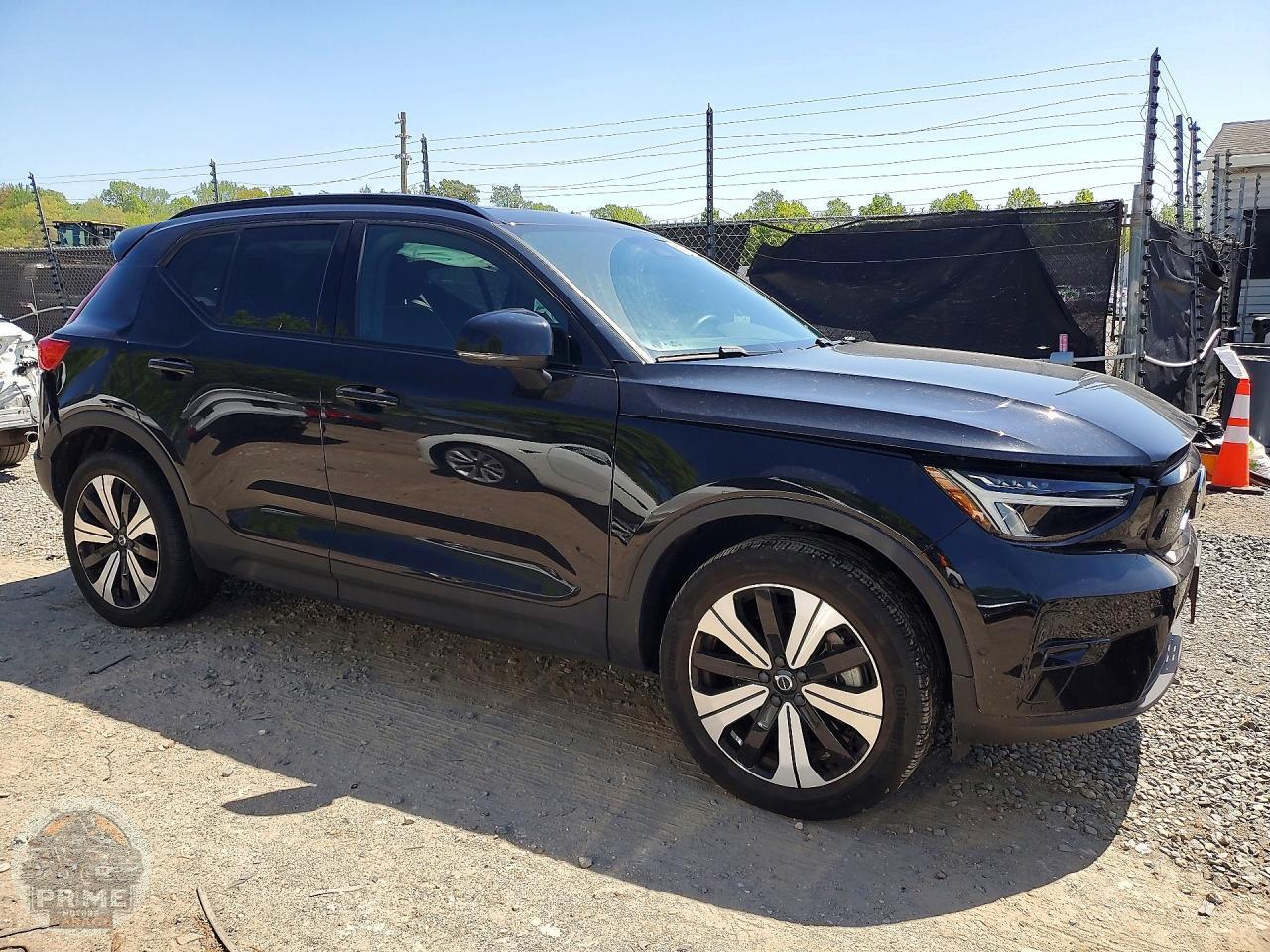 2023 VOLVO XC40 — фото 4