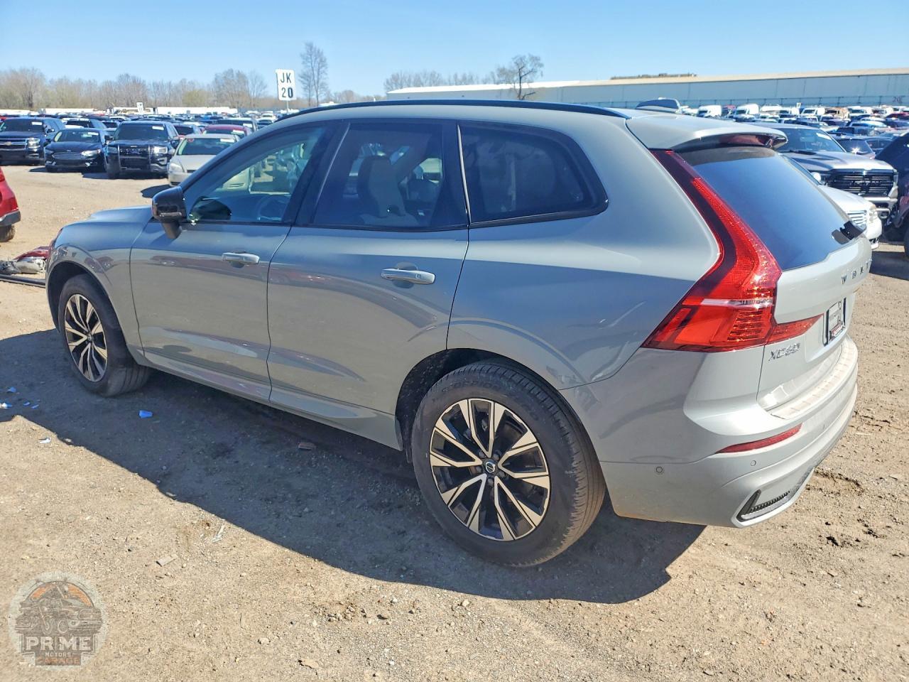 2025 VOLVO XC60 — фото 2