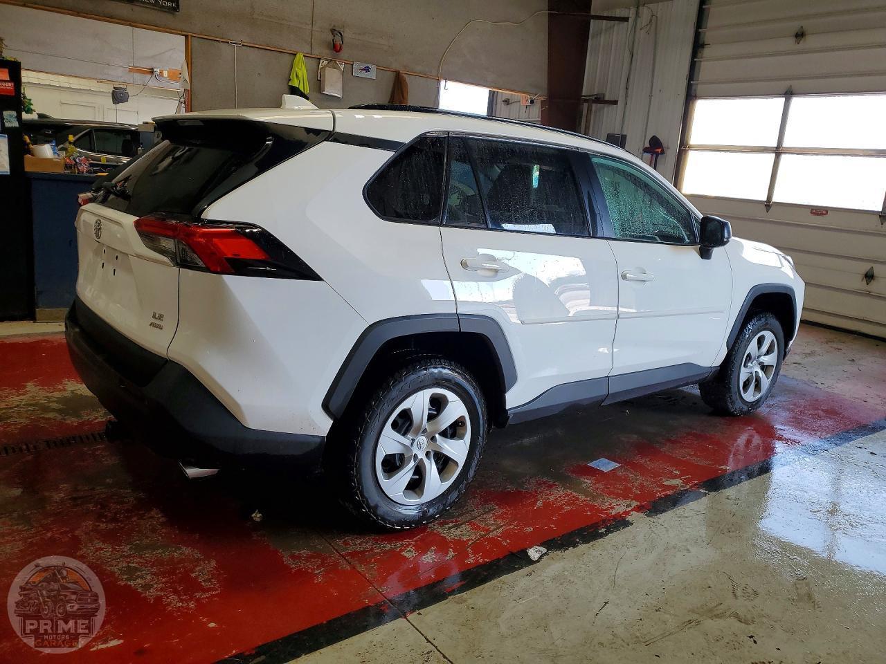 2021 TOYOTA RAV4 — фото 3