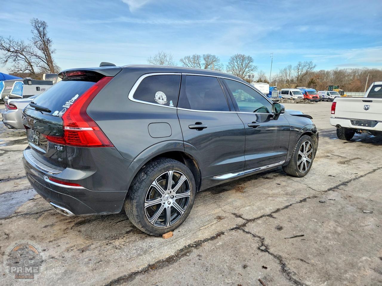 2020 VOLVO XC60 — фото 3