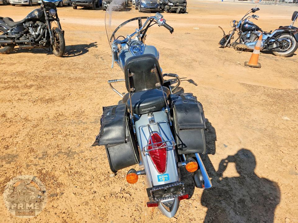 2005 HONDA VTX1300 — фото 4