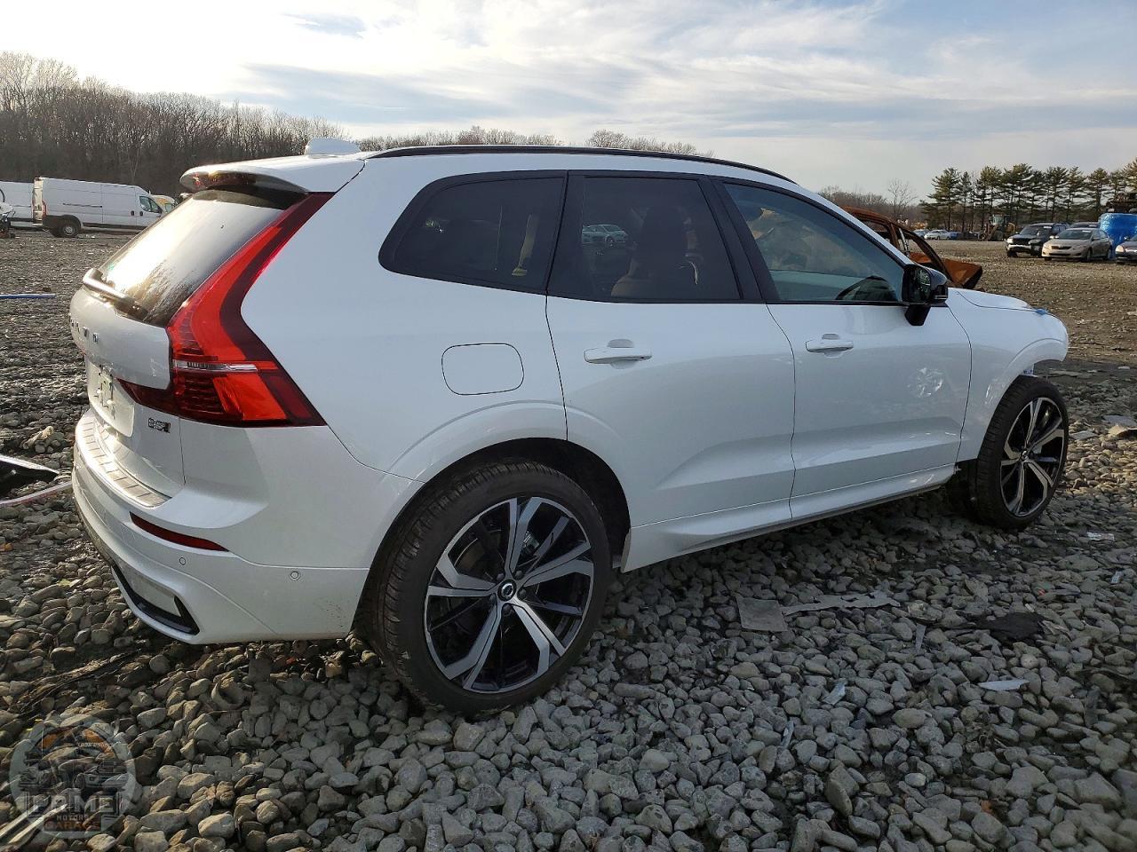 2025 VOLVO XC60 — фото 2