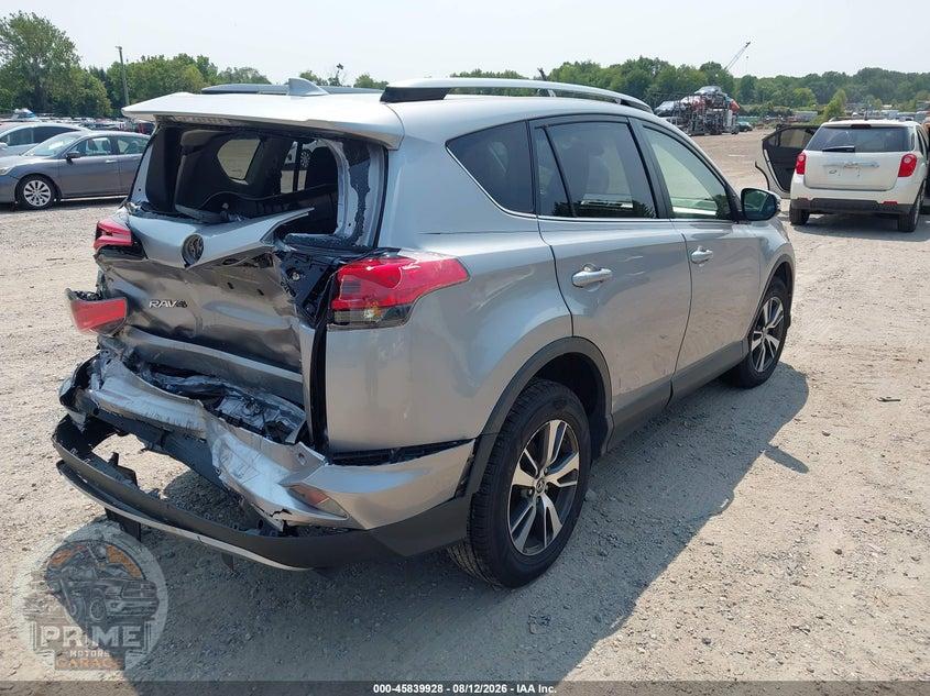 2018 TOYOTA RAV4 XLE — фото 4