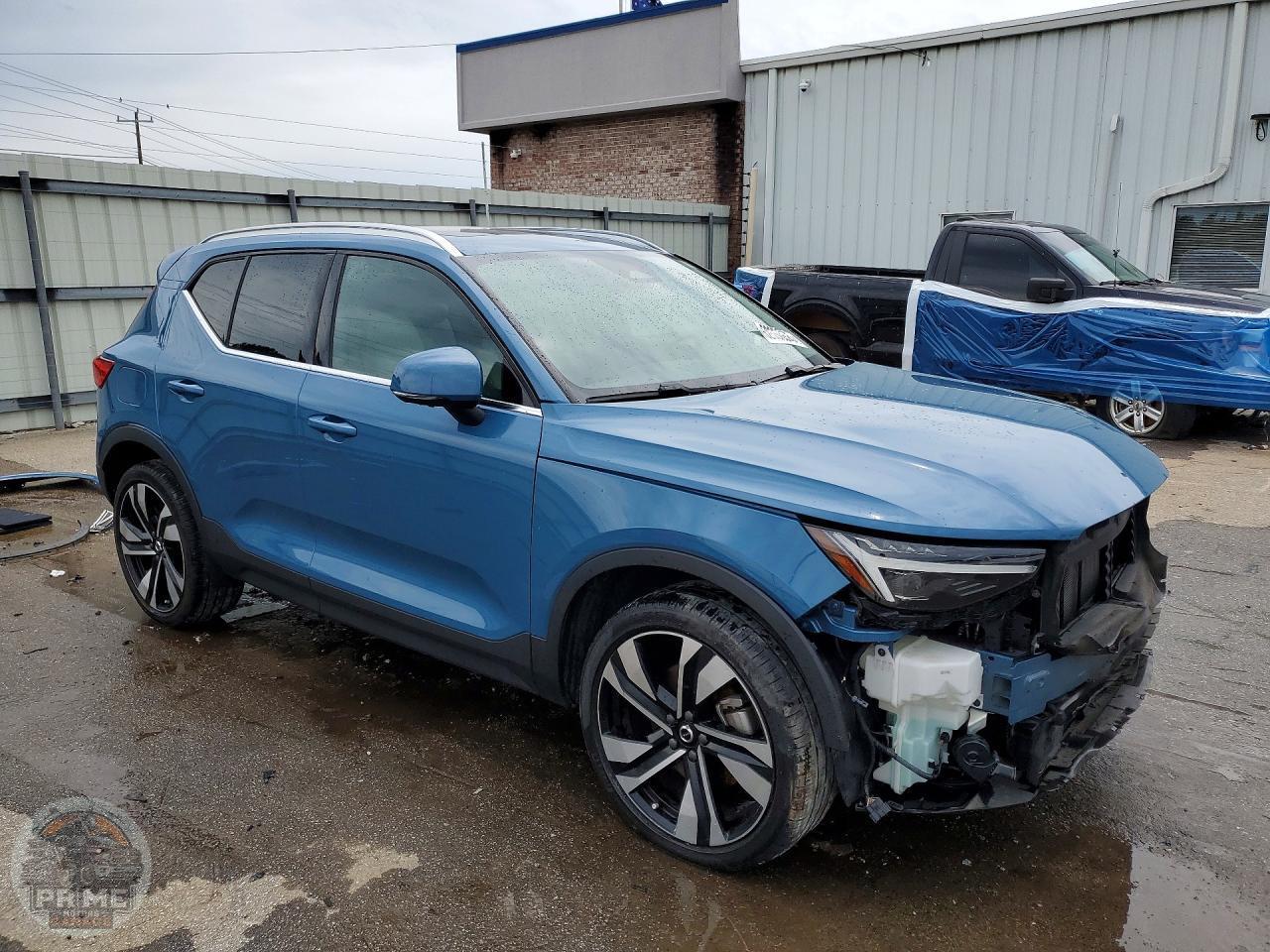 2024 VOLVO XC40 — фото 4
