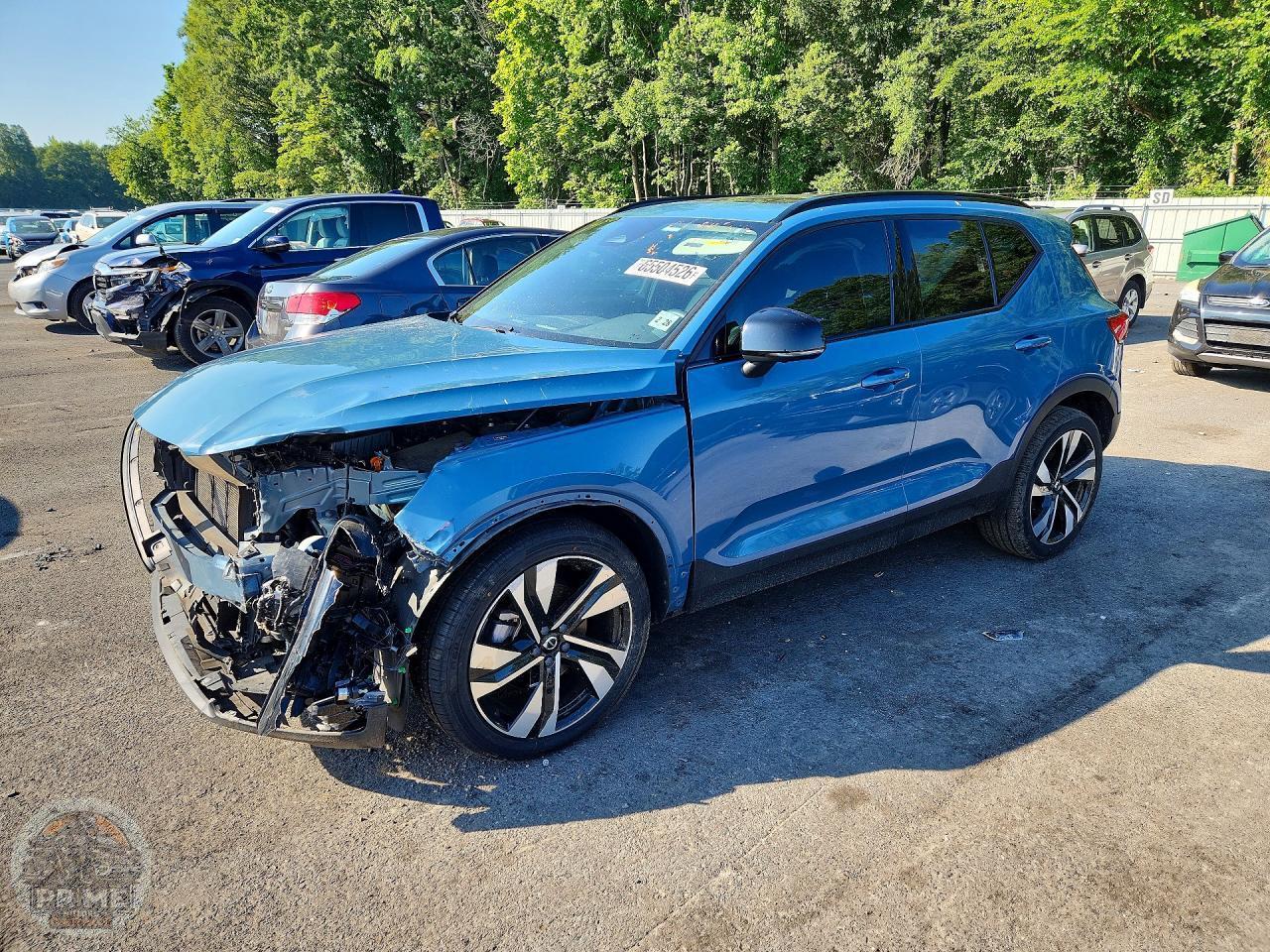 2023 VOLVO XC40 — фото 1
