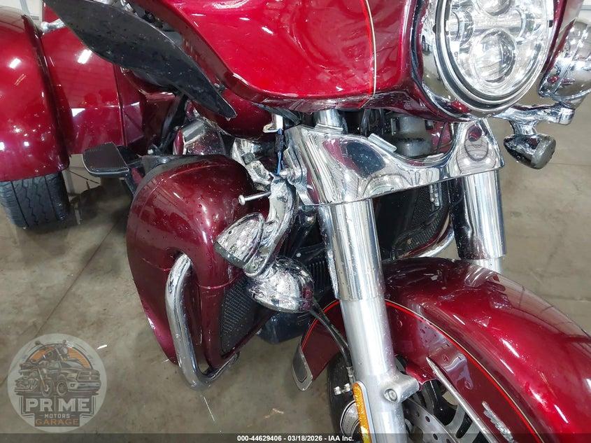 2017 HARLEY-DAVIDSON FLHTCUTG (TRI GLIDE ULTRA CLASSIC) TRI GLIDE ULTRA — фото 13