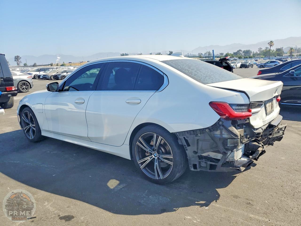 2021 BMW 3 SERIES — фото 2