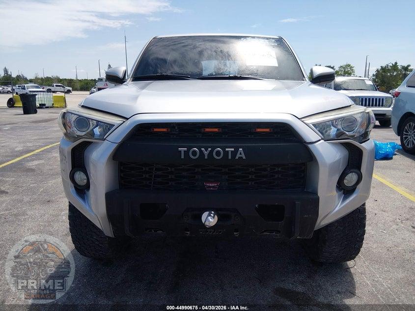 2018 TOYOTA 4RUNNER SR5 — фото 12