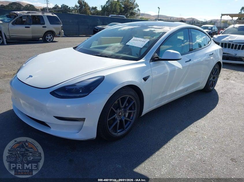 2022 TESLA MODEL 3 REAR-WHEEL DRIVE — фото 2