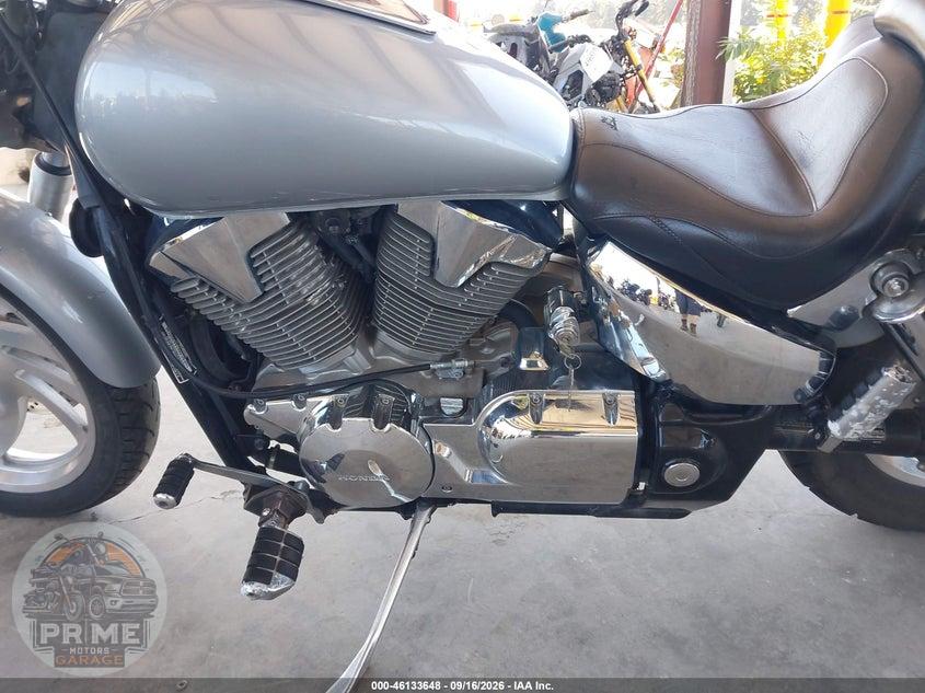 2004 HONDA VTX1300 C — фото 9