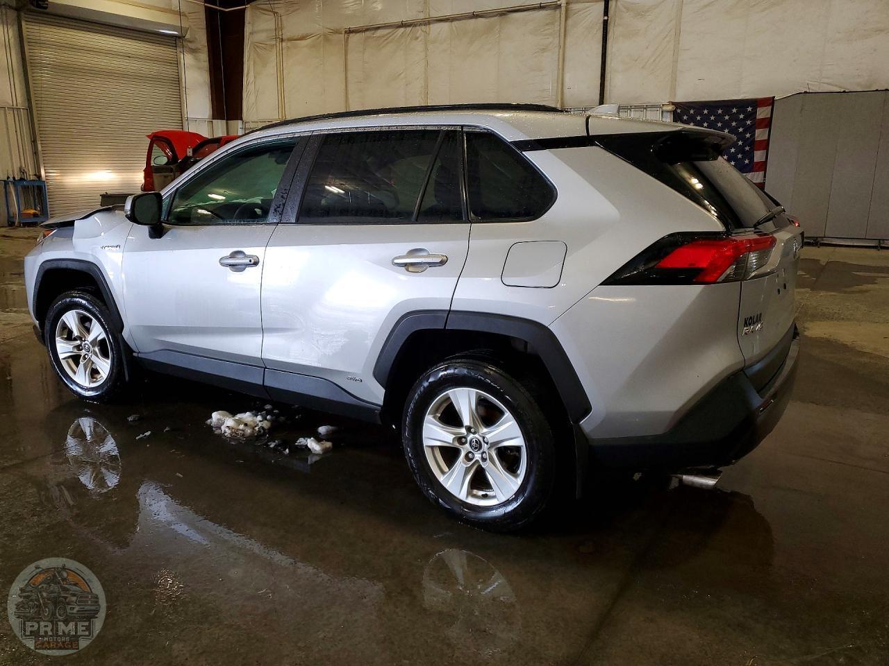 2020 TOYOTA RAV4 — фото 2
