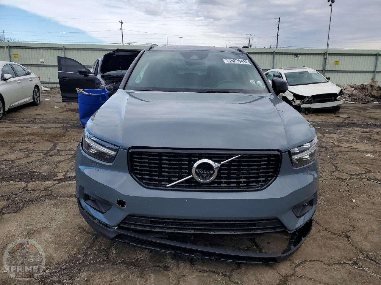 2020 VOLVO XC40 — фото 4
