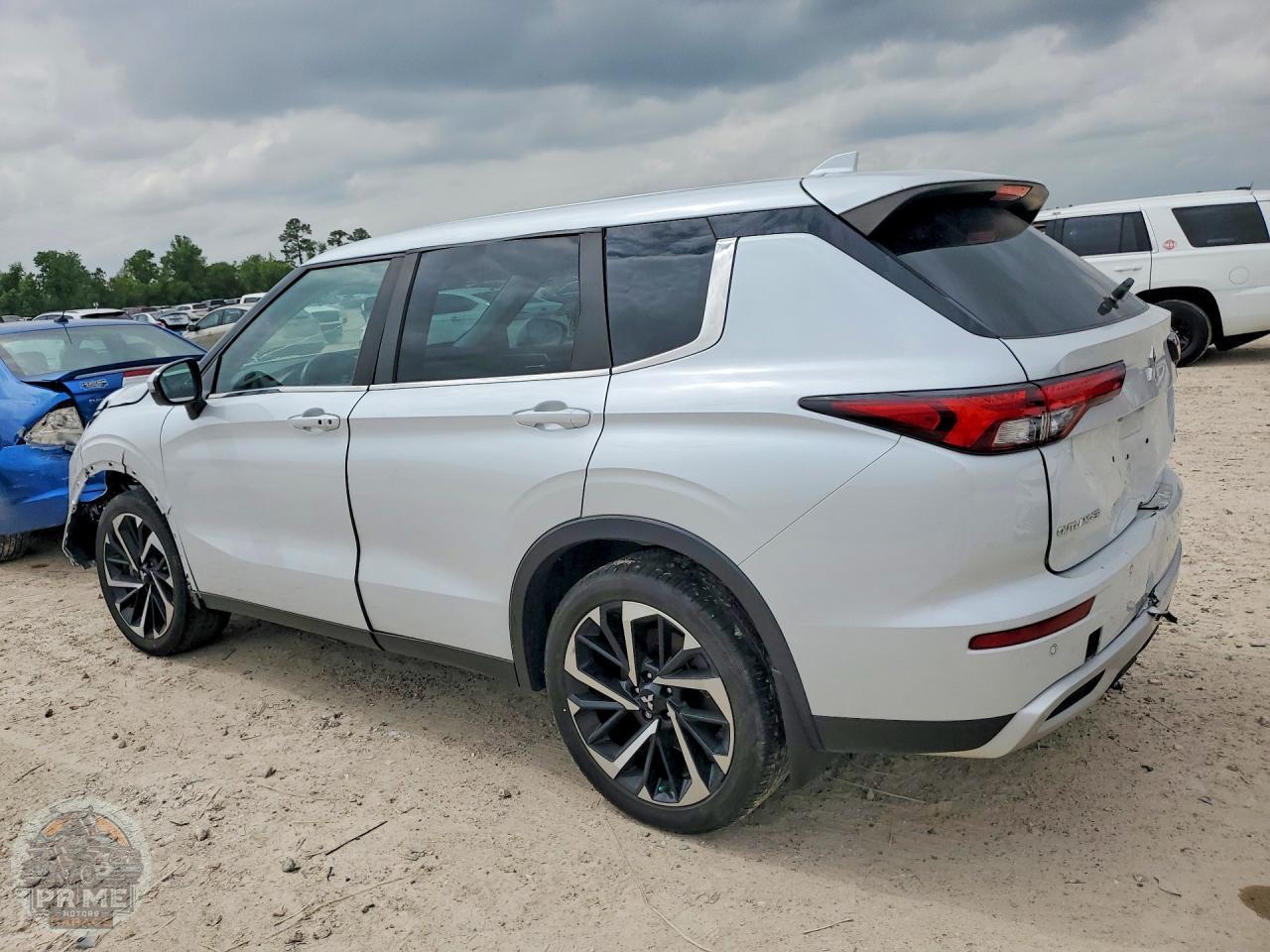 2023 MITSUBISHI OUTLANDER — фото 4