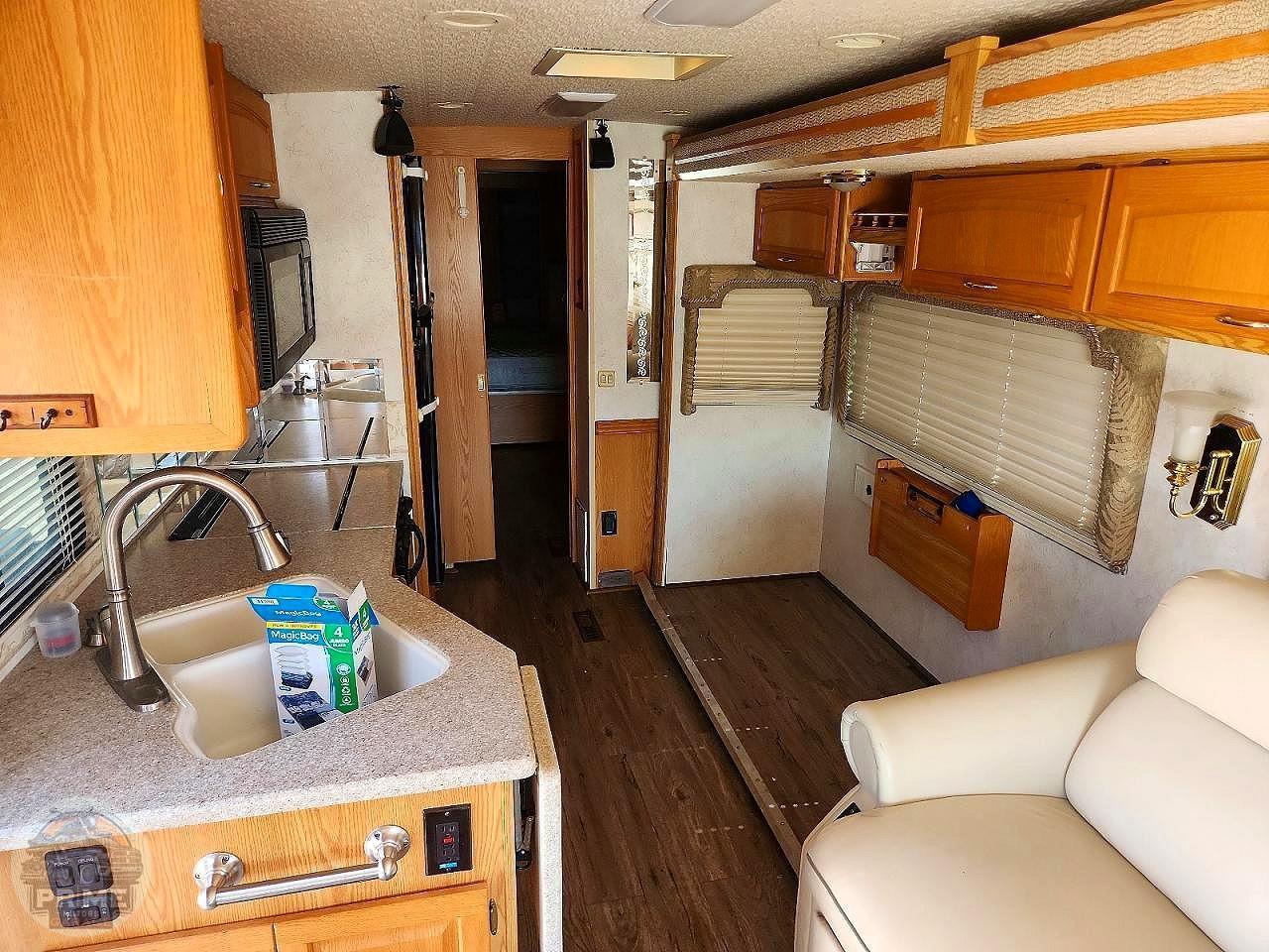 2003 WORKHORSE MOTORHOME — фото 17