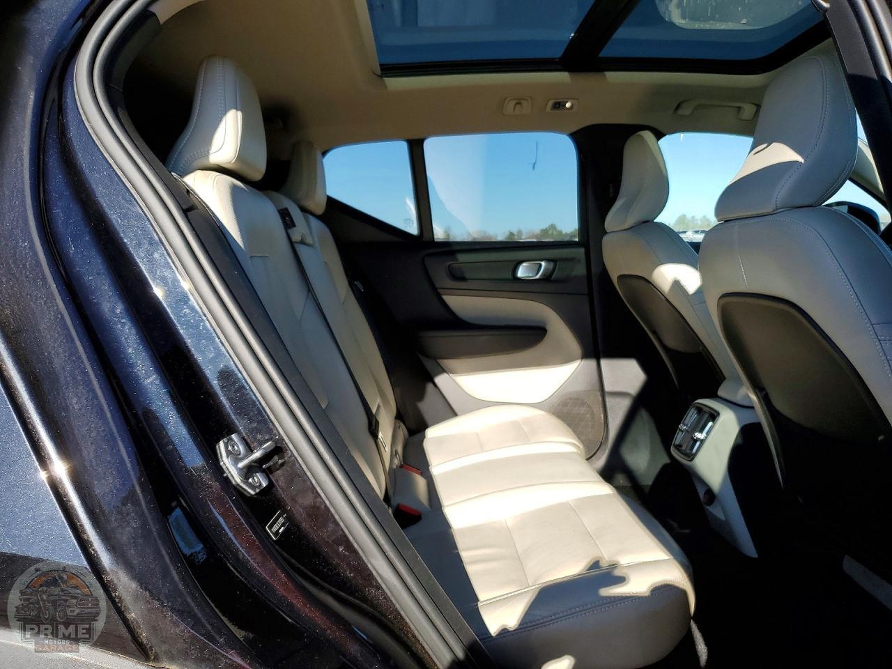 2020 VOLVO XC40 — фото 11