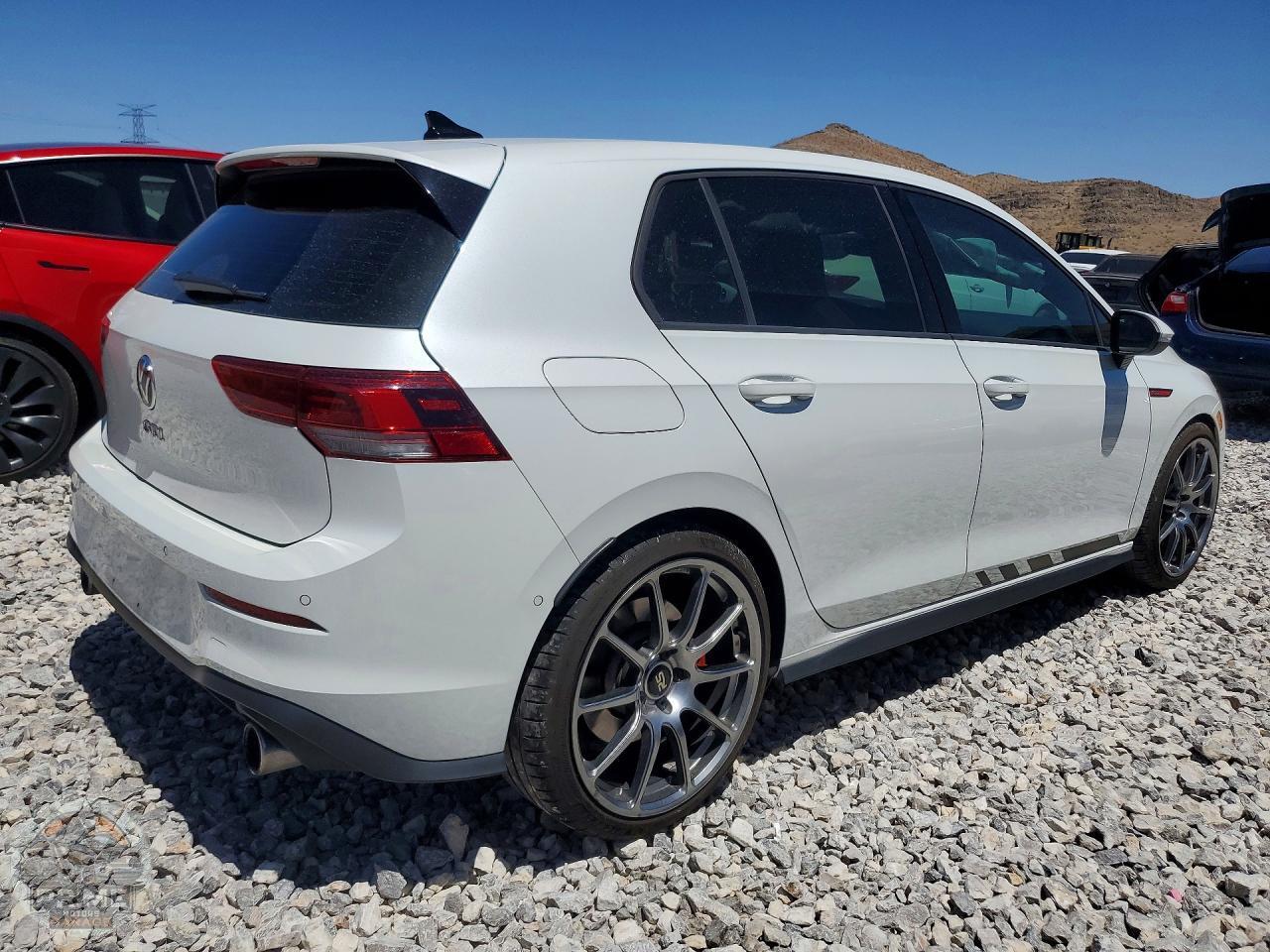 2022 VOLKSWAGEN GOLF GTI — фото 3