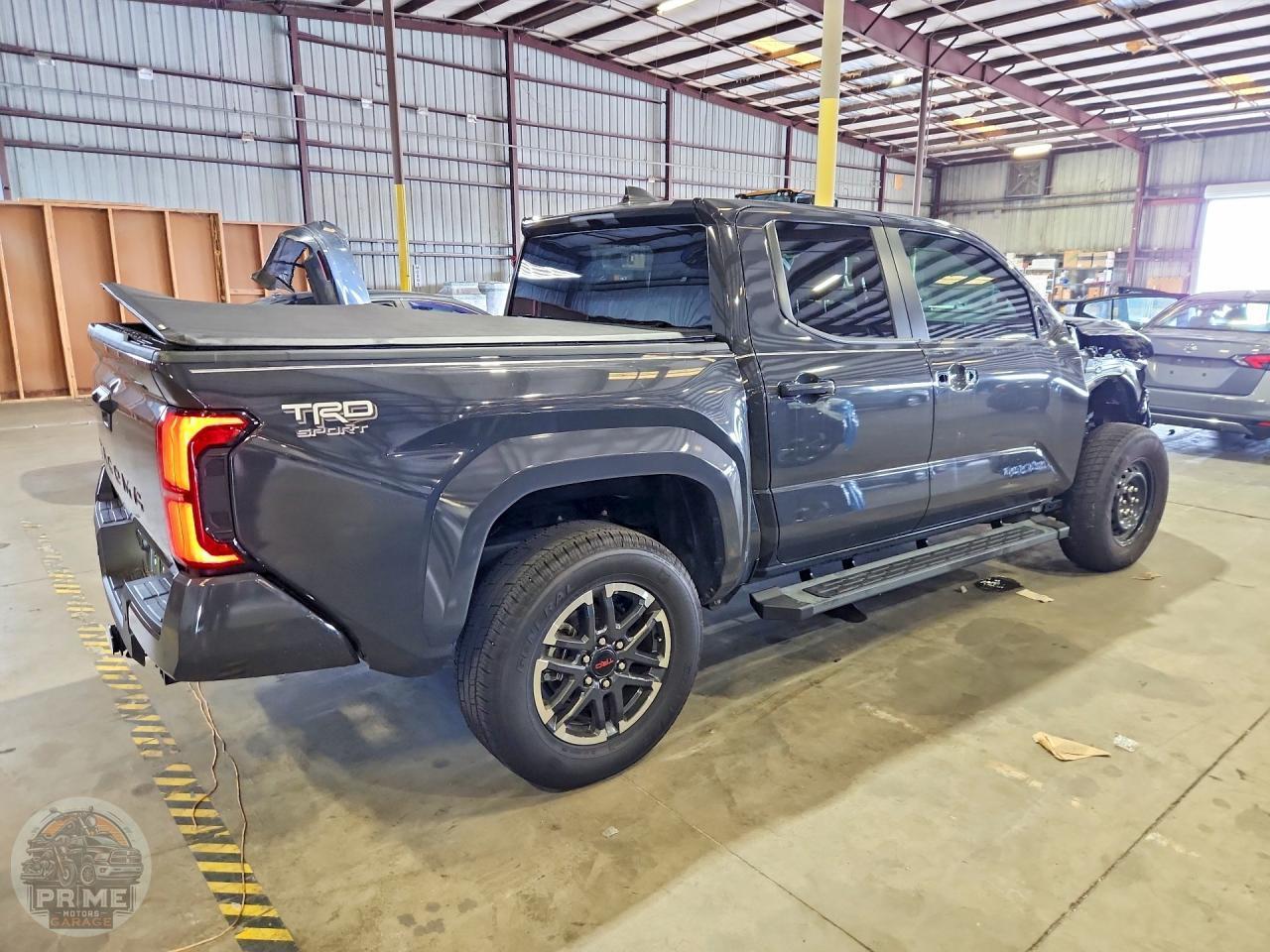 2025 TOYOTA TACOMA — фото 3
