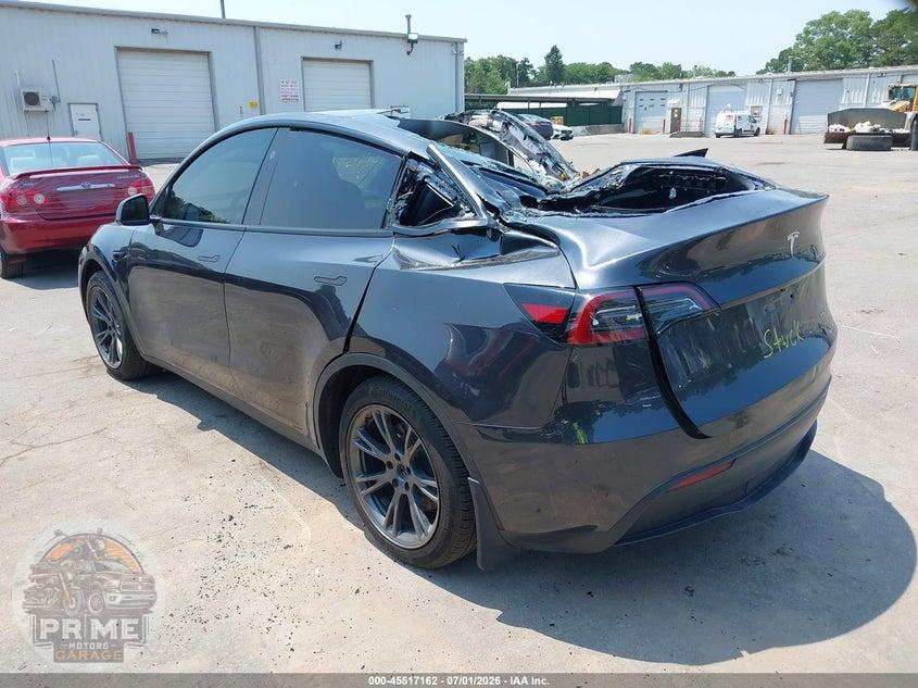 2025 TESLA MODEL Y LONG RANGE DUAL MOTOR ALL-WHEEL DRIVE — фото 3
