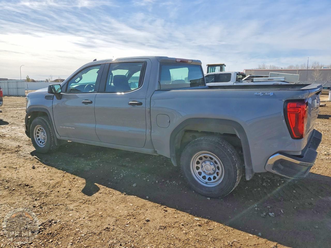 2024 GMC SIERRA — фото 2