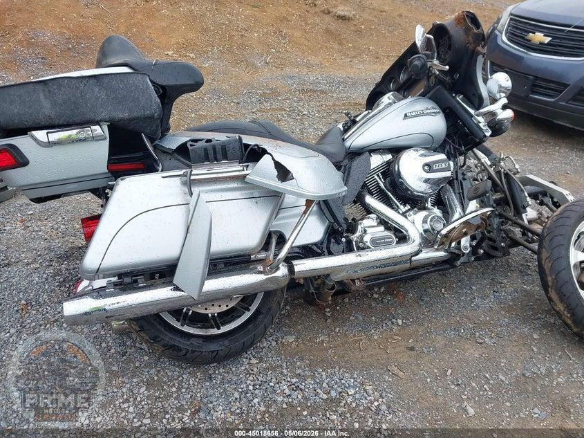 2015 HARLEY-DAVIDSON FLHTCUL (ULTRA CLASSIC LOW) ULTRA CLASSIC LOW — фото 12