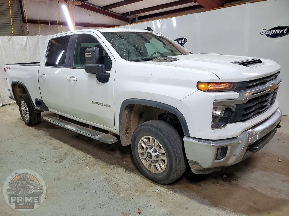 2025 CHEVROLET SILVERADO — фото 4