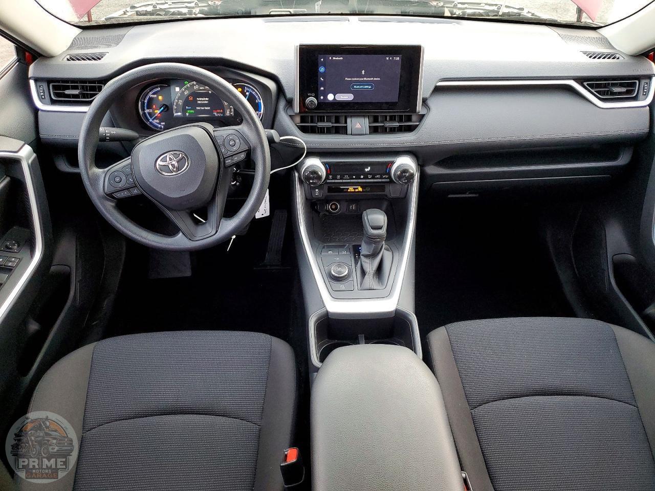 2025 TOYOTA RAV4 — фото 8