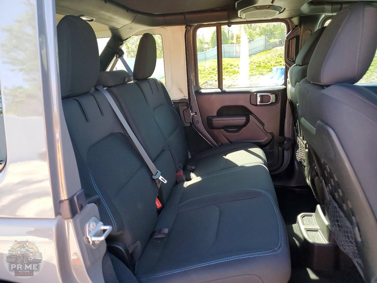 2022 JEEP WRANGLER — фото 11