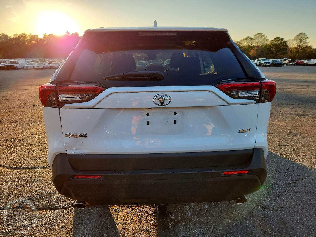 2020 TOYOTA RAV4 — фото 6