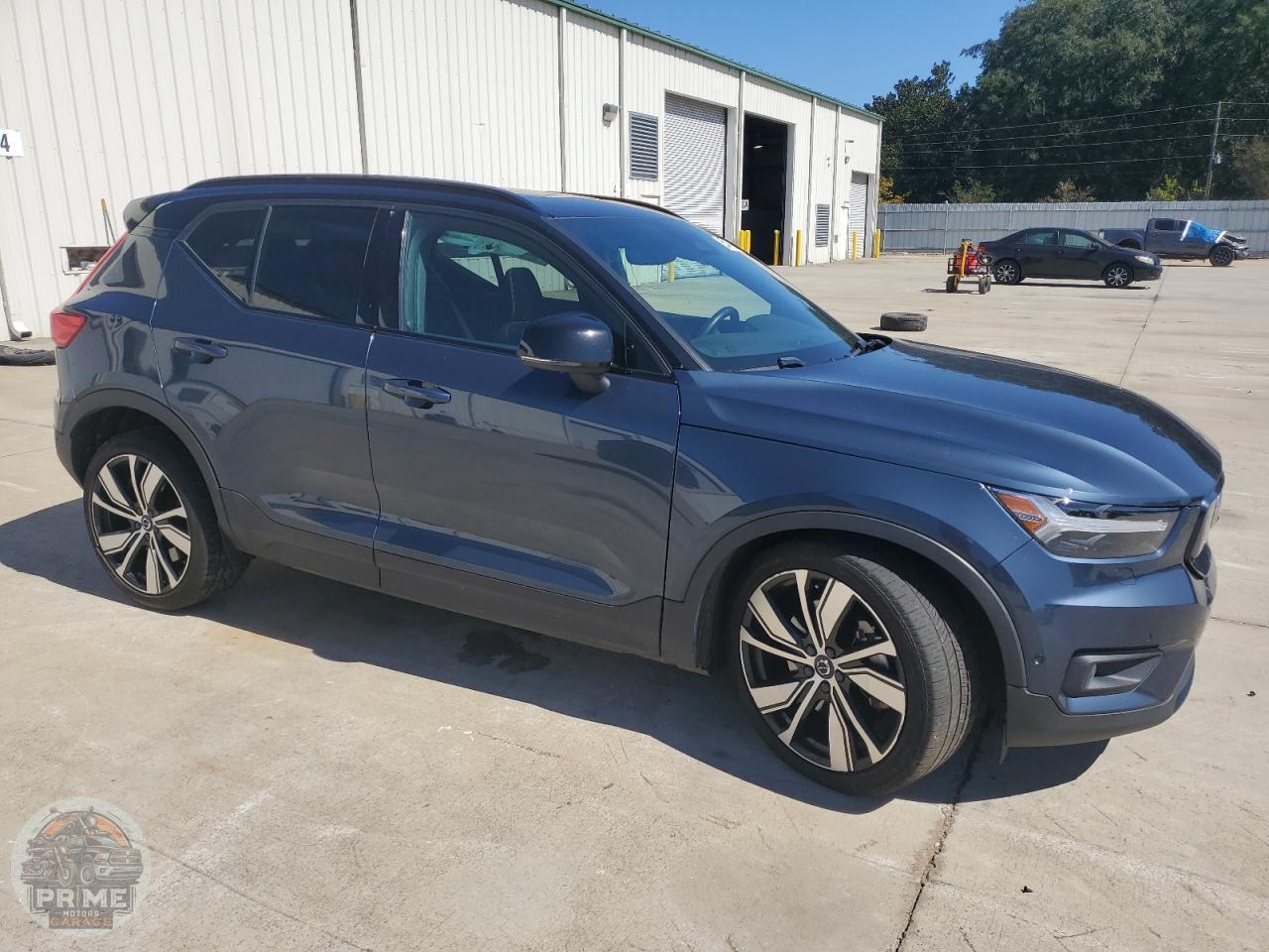 2022 VOLVO XC40 — фото 4