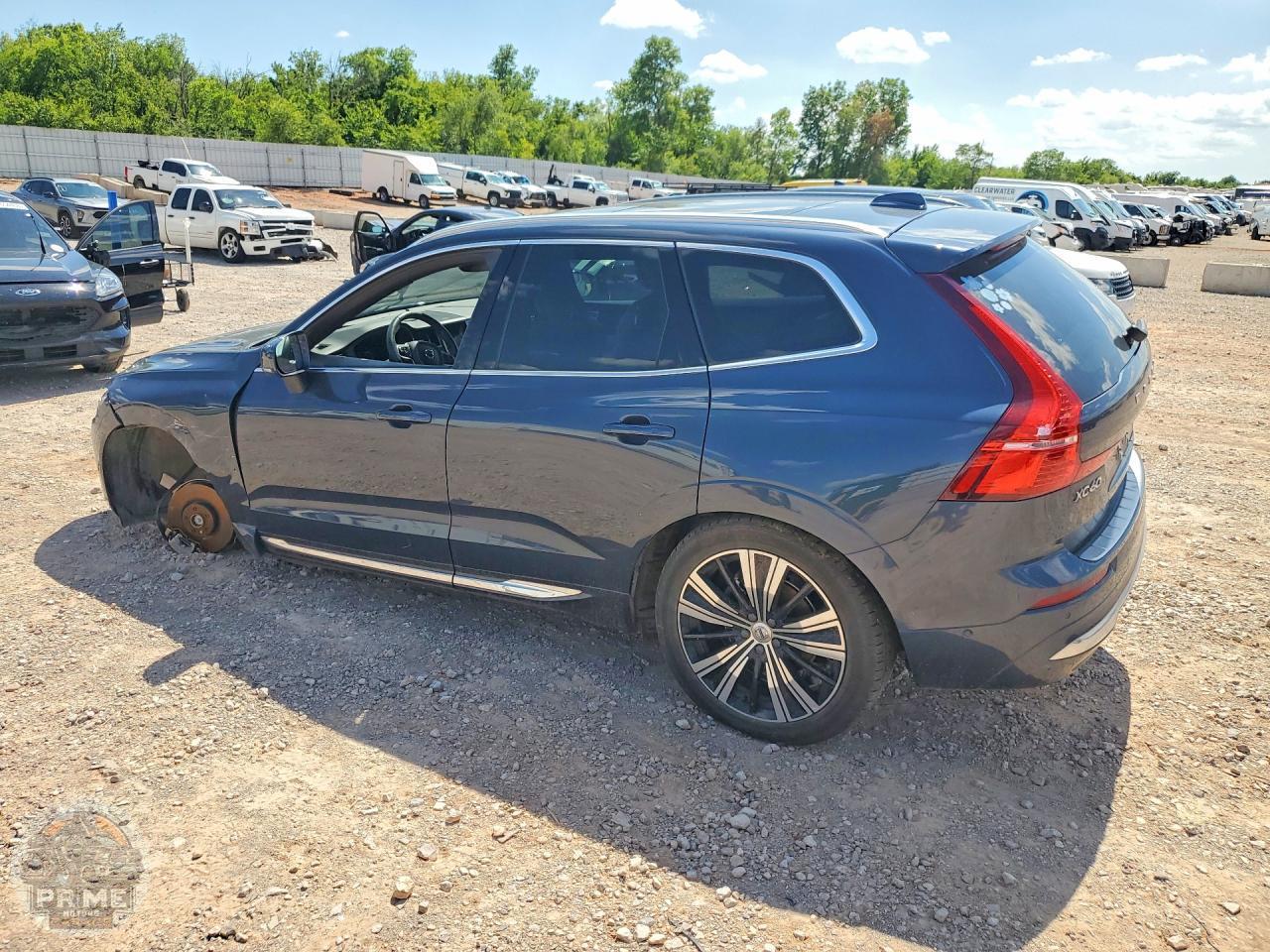 2022 VOLVO XC60 — фото 2